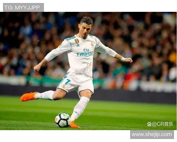 历届十大足球球星排名分析与争议 深度探讨历史足坛巨星的成就与影响